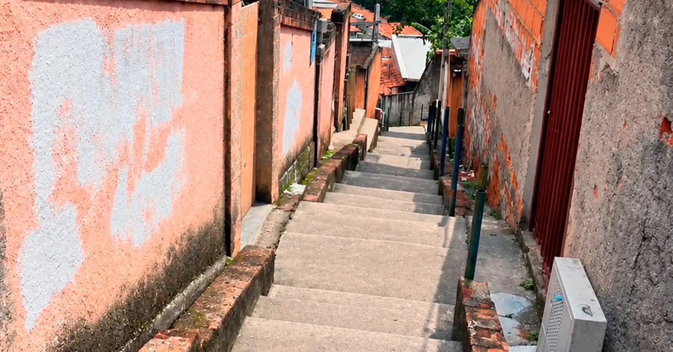 Corrimão na escadaria do Grama: mais segurança no dia a dia